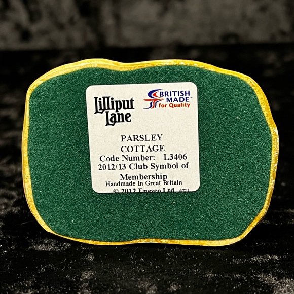 Lilliput Lane | Parsley Cottage | Symbol of Membership - Picture 12 of 12